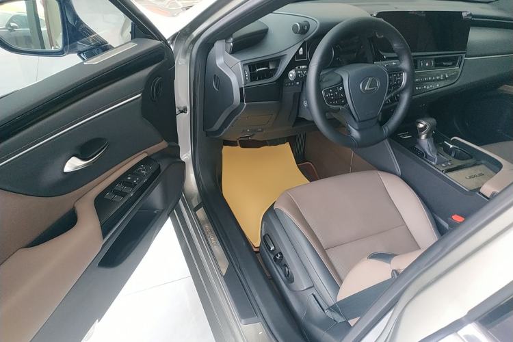 Used Lexus ES 2023 200 Excellence Edition