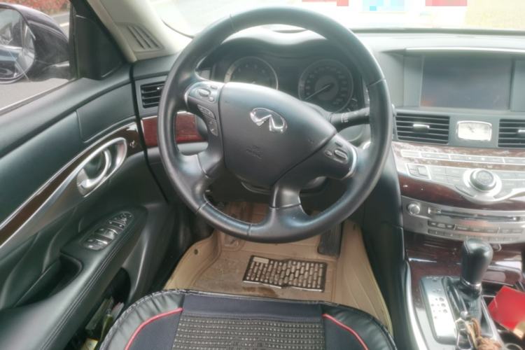 Used Infiniti Q70 2015 Q70L 2.5L Enjoyment Edition
