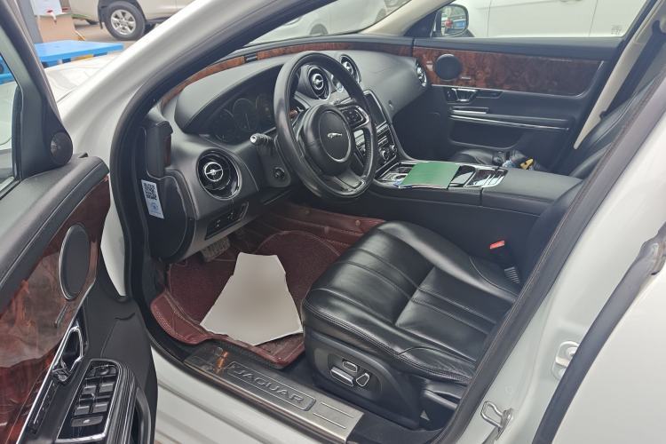 Used Jaguar XJ 
