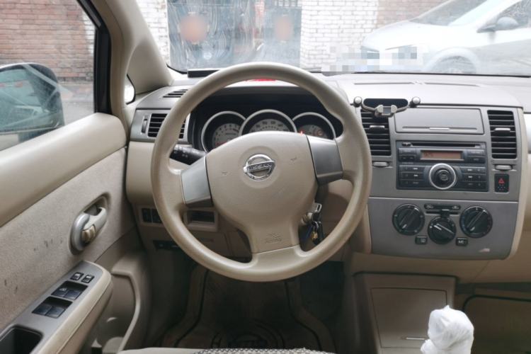 Used Nissan Tiida Sedan 2008 1.6L Manual Fashion Edition Steering Wheel