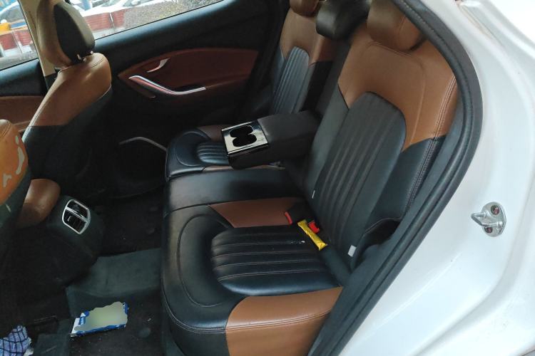 Used Soueast DX7 2015 1.5T Manual Luxury Model
