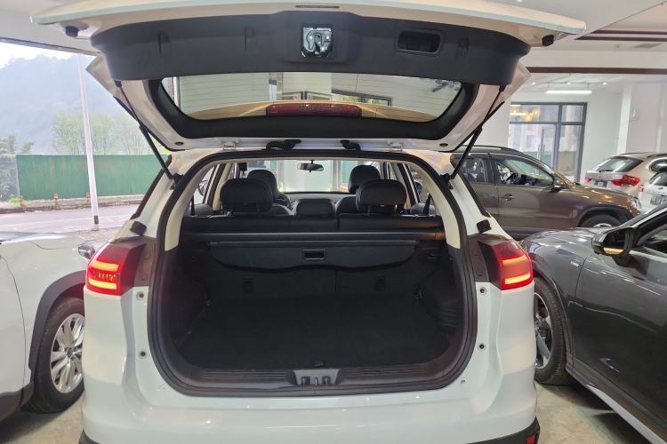 Used Geely Auto Emgrand X7 Sport 2020 1.8TD DCT Two-Wheel Drive Smart Connect 4G-Enabled Version Trunk