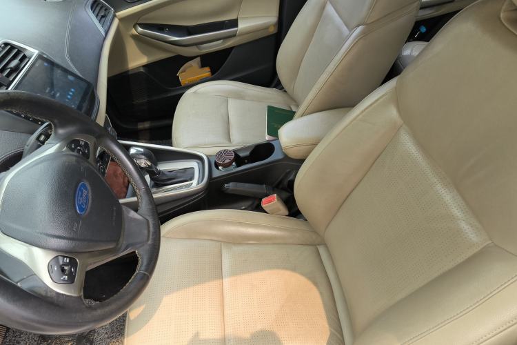 Used Ford Escort 2015 1.5L Automatic Fashion Model Left Front Seat