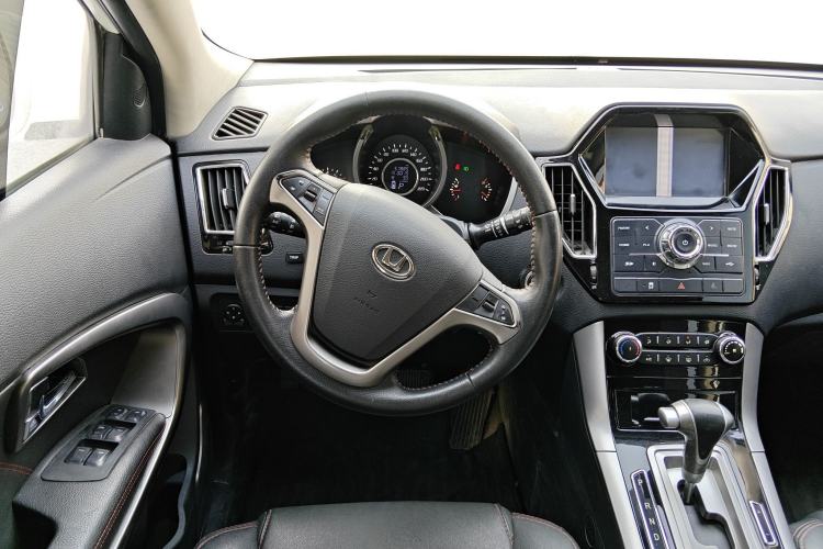 Used Huatai Santa Fe 2017 1.5T Gasoline Automatic Two-Wheel Drive Smart Enjoyment i3 Model