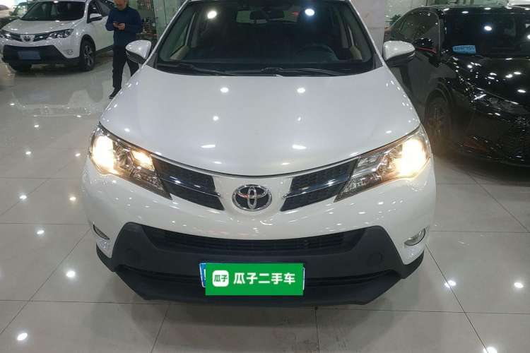 Used Toyota RAV4 2015 2.0L CVT Two-Wheel Drive Urban Edition
