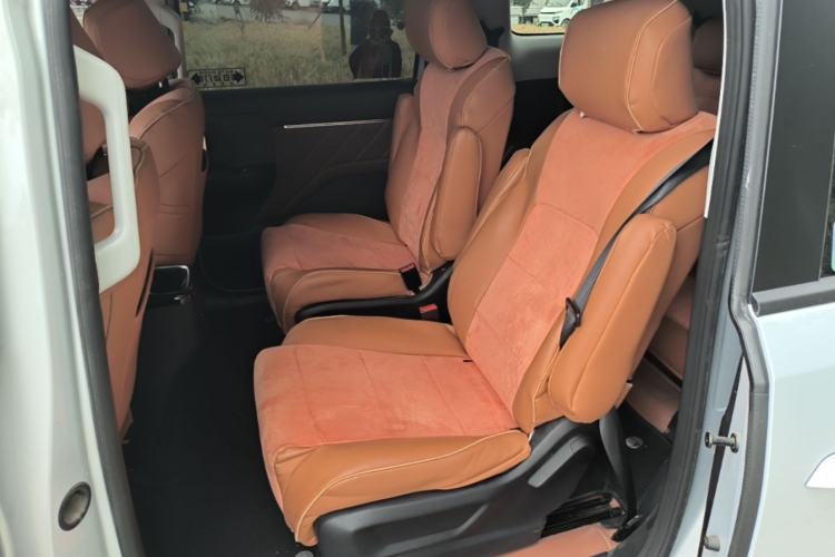 Used Wuling Starlight 730 2025 Model Pure Electric 500km Luxury Edition