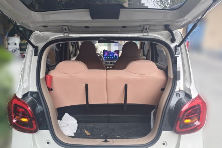 Used Wuling Hongguang MINIEV 2025 Four-Door Version Advanced Edition Trunk