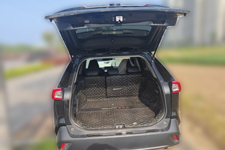 Used Toyota Wildlander 2022 2.0L CVT Two-Wheel Drive Leading Edition Trunk