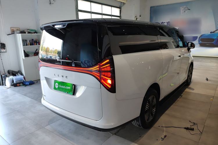 Used Geely Galaxy LEVC L380 2024 140-Degree 8-Seater Four-Wheel Drive Max