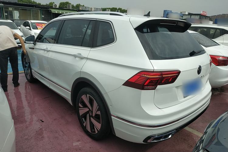 Used Volkswagen Tiguan L 2023 Restyled 330TSI Automatic Two-Wheel Drive R-Line Enhanced Comfort Version Rear Left 45 Deg
