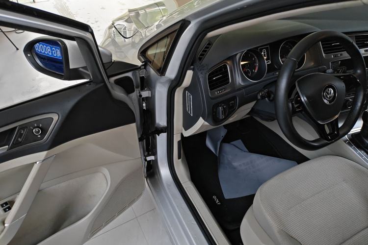 Used Volkswagen Golf 2014 1.4TSI Automatic Comfort Model Driver Seat