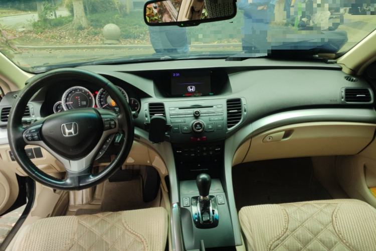 Used Honda Spirior 2009 2.4L Luxury Edition Center Console