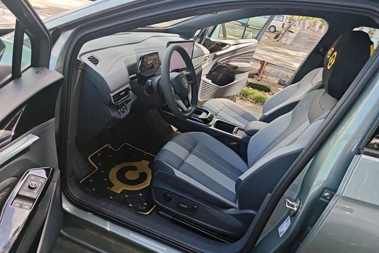 Used Volkswagen ID.4 CROZZ 2025 Pure Edition