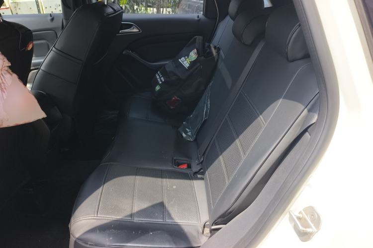 Used Mercedes-Benz B-Class 2015 B 200 Sport Edition Left Rear Seat