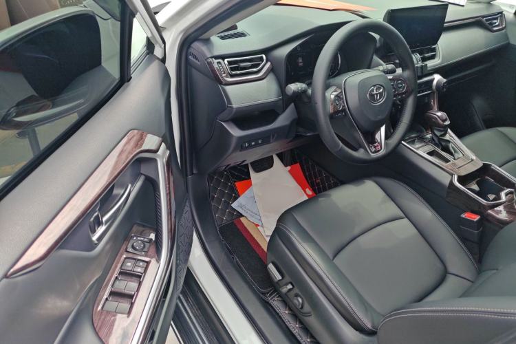 Used Toyota RAV4 2023 2.0L CVT Two-Wheel Drive Fashion Edition Driver Seat