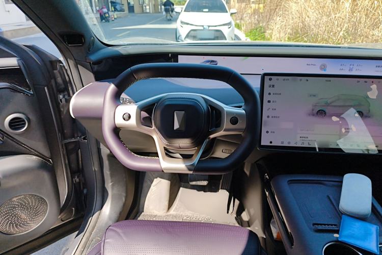 Used Avatr 07 2024 Pro Extended-Range Edition Steering Wheel