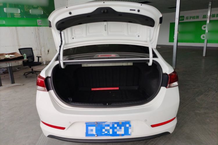 Used Hyundai Verna (new generation) 2016 1.4L Manual Cool Edition GLS Trunk