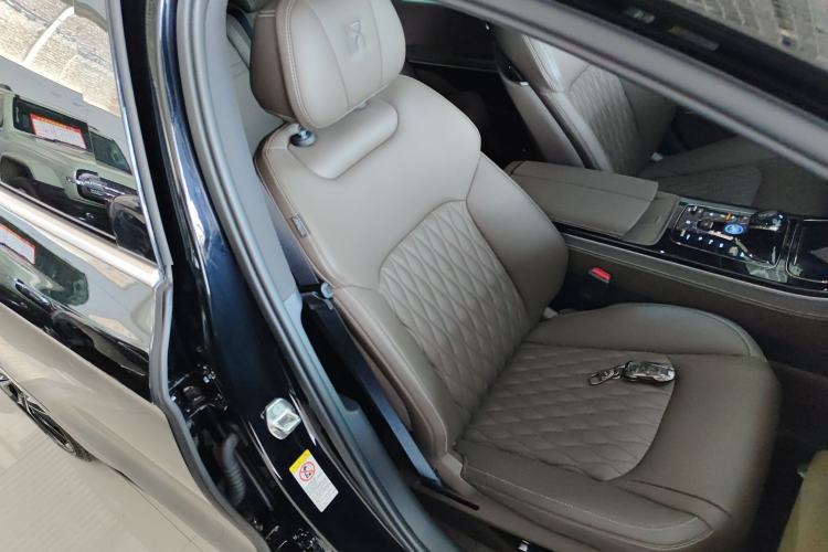 Used BYD Han 2025 DM-i 125KM Prestige Model Right Front Seat