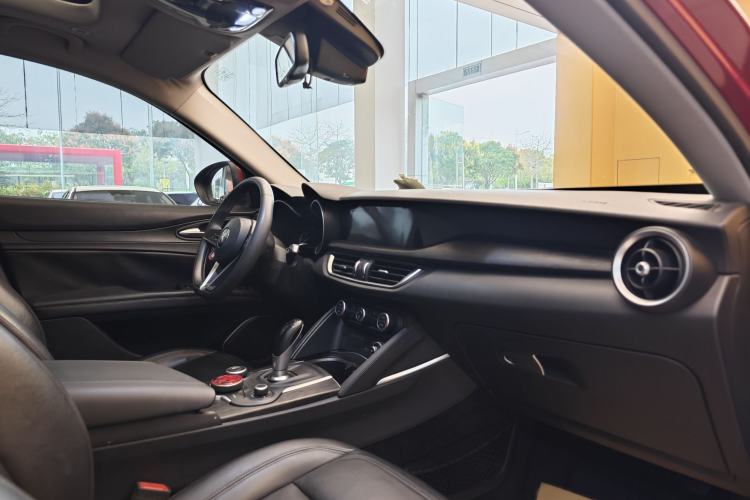 Used Alfa Romeo Stelvio 2017 2.0T 200HP Elite Edition
