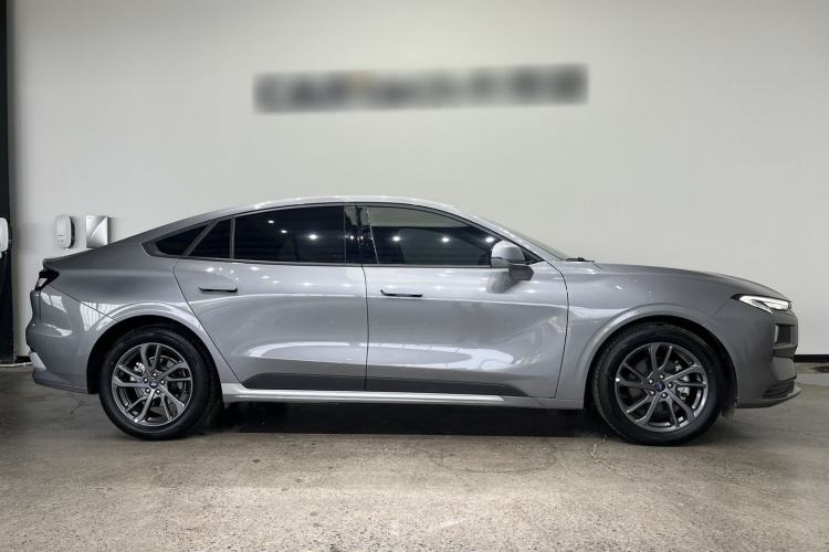 Used Ford Mondeo 2025 2.0T EcoBoost Luxury Version
