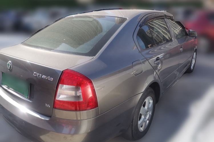 Used Skoda Octavia 2010 1.6L Automatic Eado Edition Rear Right 45 Deg