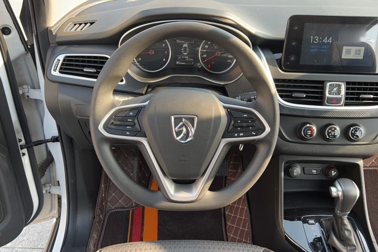 Used Baojun 730 2019 1.5T CVT Fashion Model 7 Seats China VI Emission Standard
