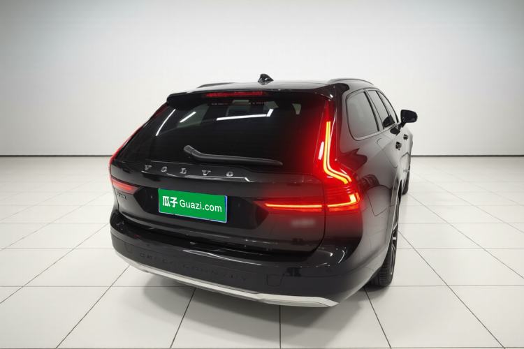 Used Volvo V90 2021 Cross Country B5 AWD Smart Range Edition Rear Right 45 Deg