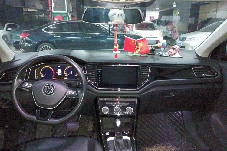 Used Volkswagen T-ROC 2021 280TSI DSG Two-Wheel Drive Comfort Connect Edition Interior 2