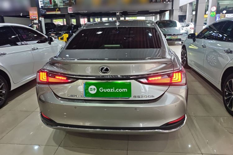 Used Lexus ES 2022 300h Excellence Edition
