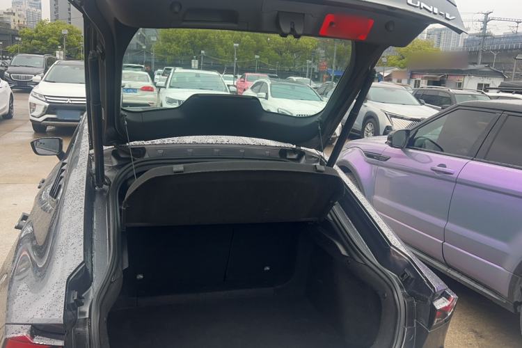 Used CHANGAN UNI-V 2022 1.5T Sport Edition
