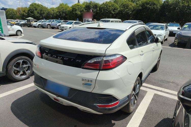 Used Venucia T90 2018 2.0L CVT Smart Connect Luxury Edition China V Standard
