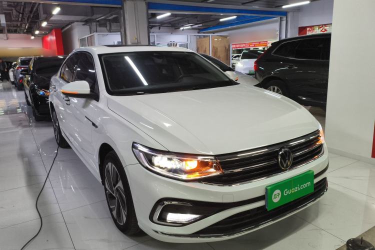 Used Volkswagen Bora 2023 300TSI DSG Prestige Edition
