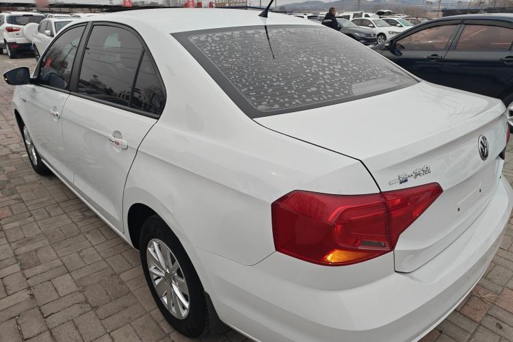 Used Volkswagen Jetta 2017 1.5L Manual Fashion Edition
