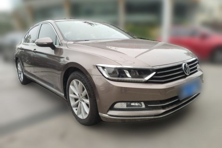 Used Volkswagen Magotan 2019 330TSI DSG Leading Model China VI Standard Front Right 45 Deg