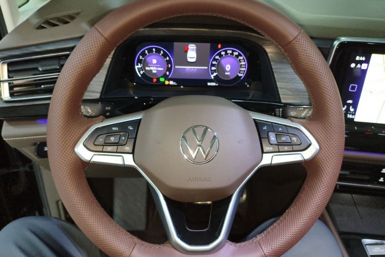 Used Volkswagen Viloran 2024 380TSI Premium Edition