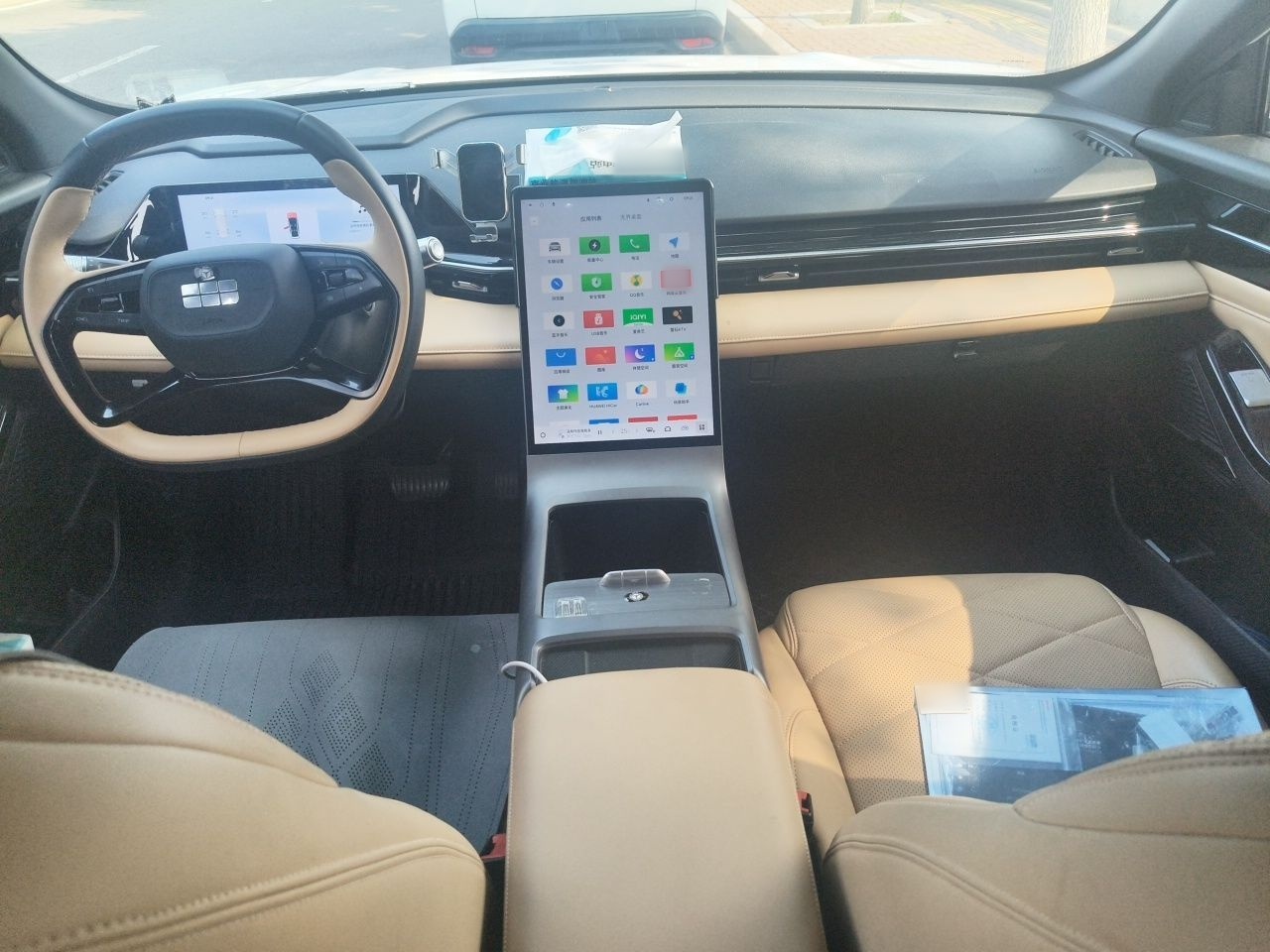 Geely Galaxy L6 2023 125km PLUS — снимка 18