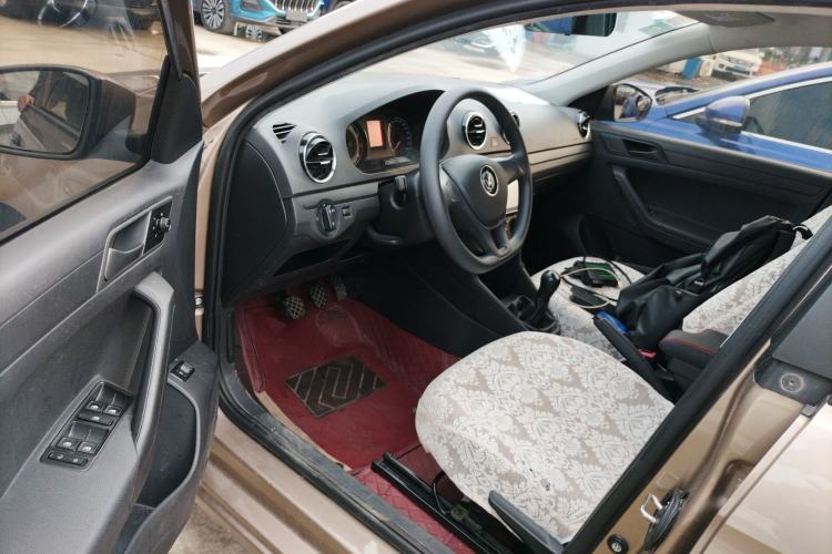 Used Volkswagen Jetta 2017 1.4L Manual Fashion Edition
