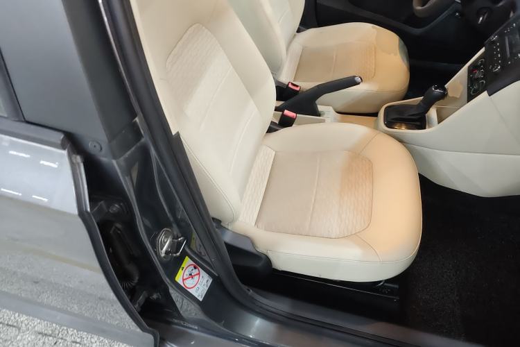 Used Skoda Rapid 2013 1.6L Automatic Smart Selection Model
