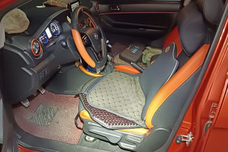 Used BAIC Senova X25 2015 1.5L Manual Elite Edition Left Front Seat