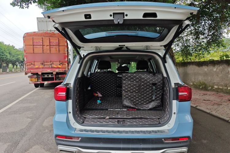 Used Roewe RX8 2018 30T Smart Connectivity Two-Wheel Drive Flagship Edition