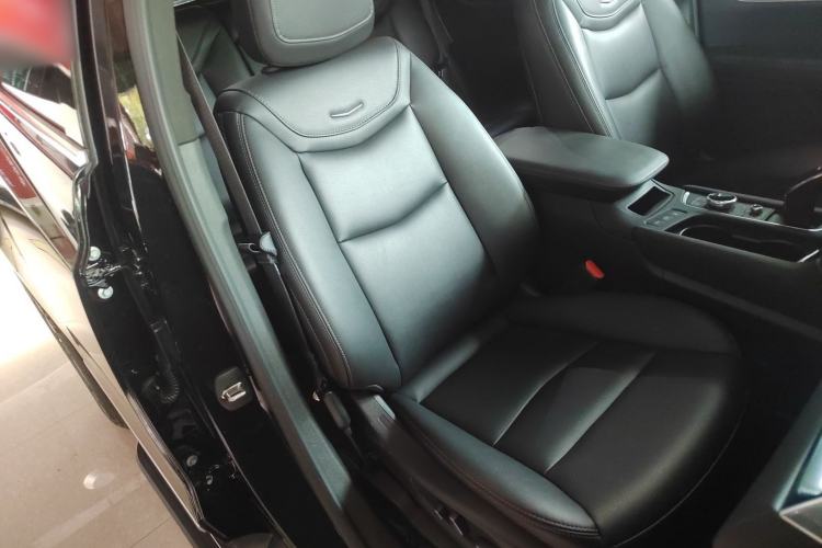 Used Cadillac XT5 2022 2.0T Two-Wheel Drive Luxury Version
