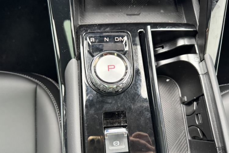 Used Haval H6 2024 1.5T Two-Wheel-Drive Classic Edition
