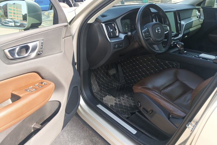 Used Volvo XC60 2020 T5 4x4 Zhiyi Luxury Edition
