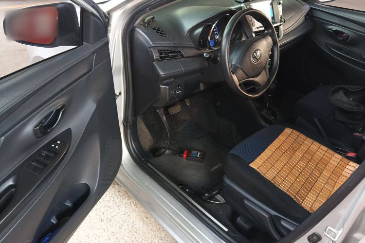 Used Toyota YARiS L Zhi Xiang 2017 1.5E CVT Dynamic Edition Driver Seat