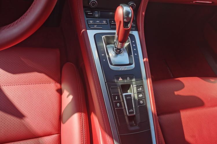 Used Porsche 718 2022 Boxster 2.0T Interior 2