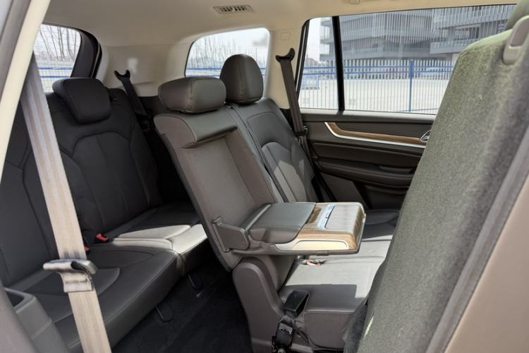 Used Roewe RX8 2019 30T Smart Connectivity Two-Wheel Drive Supreme Flagship Edition