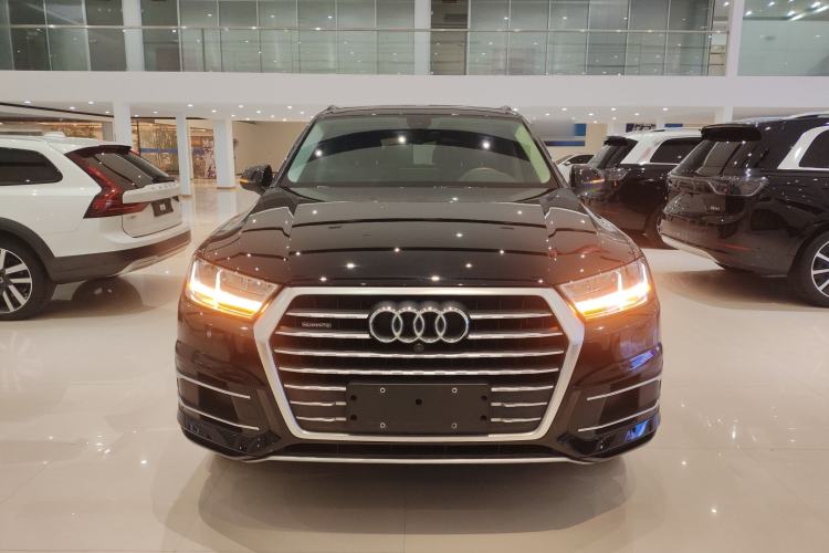 Used Audi Q7 2018 40 TFSI Comfort Model
