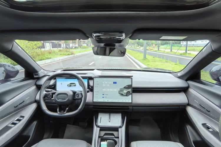 Used Lynk & Co 08 EM-P 2023 220km All-Wheel-Drive Performance Halo
