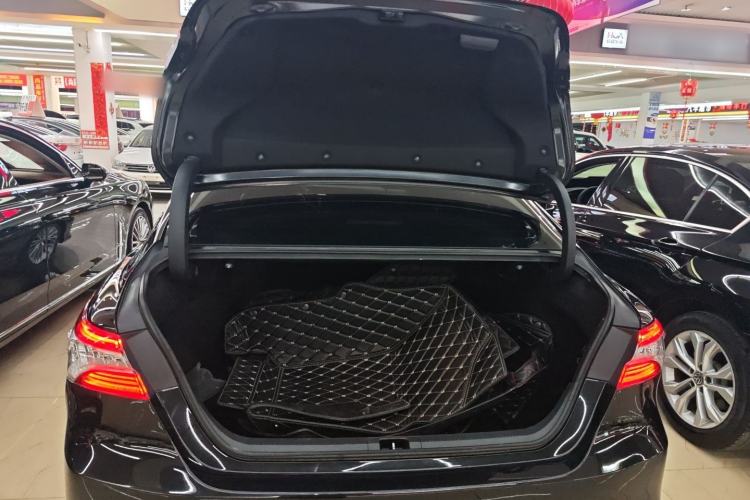 Used Toyota Camry 2018 2.5G Luxury Edition Trunk