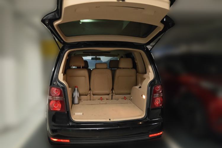 Used Volkswagen Touran 2008 1.8T ZhiZun Edition Automatic 5-Seater Trunk